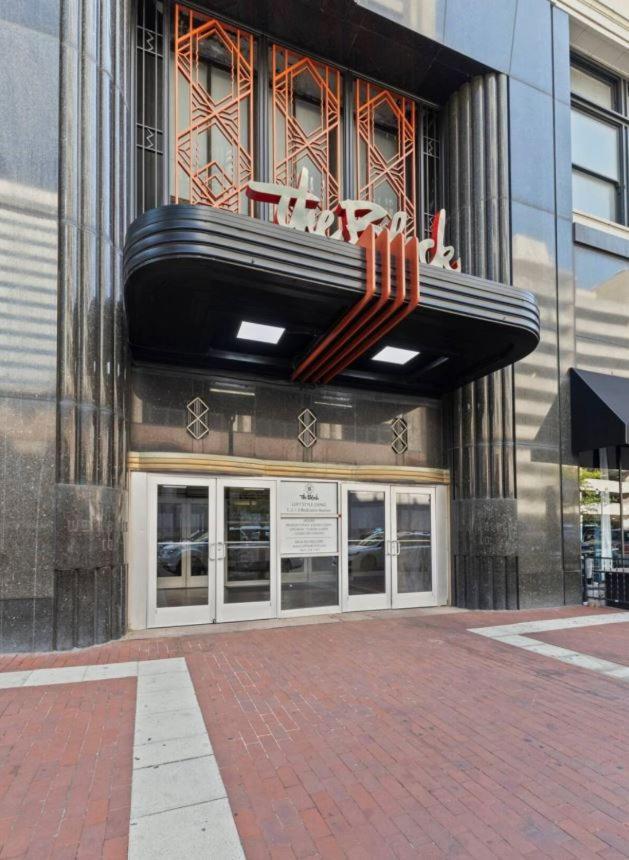 Indy Urban Stay - Skywalk Access - Convention Center - Sleeps7 Индианаполис Экстерьер фото